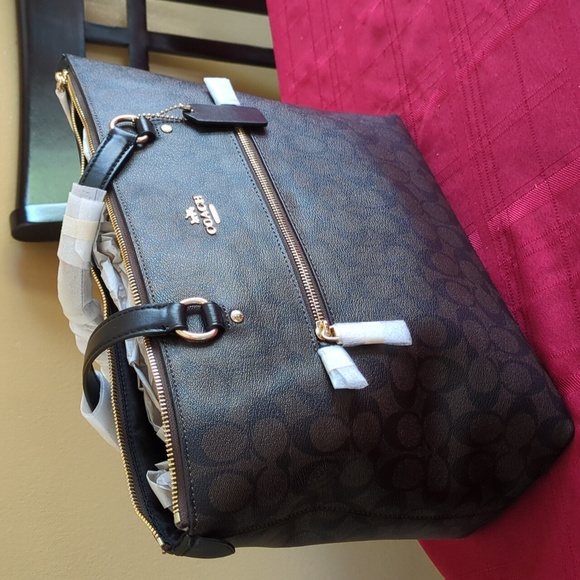 NWT Coach Purse Gallery Tote‎ Signature Canvas/brown color - Picture 3 of 14